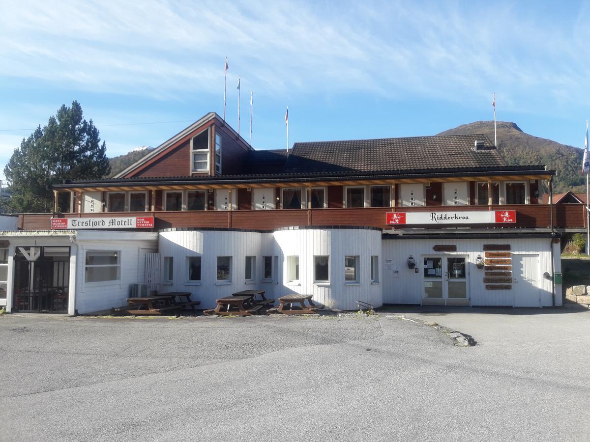 Ridderkroa Tresfjord Motel ภายนอก รูปภาพ